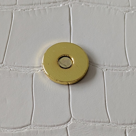 JW PEI Cream Top Handle Bag with Longer Strap Option And Gold Hardware - Picture 8 of 11